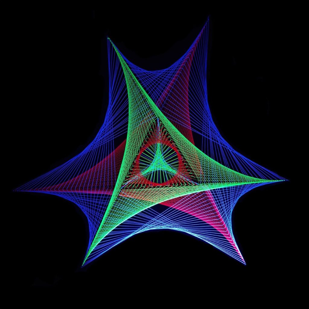 String-Art-Arbeit von Boris Pollklesener